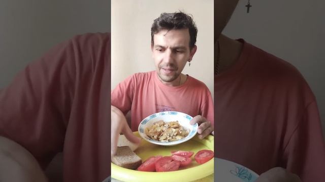 ЖАРЕНАЯ КАРТОШКА С ЯИЧНИЦЕЙ НА УЖИН #shorts