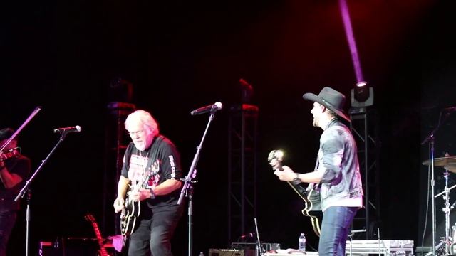 Takin Care of Business Randy CNE смотреть онлайн