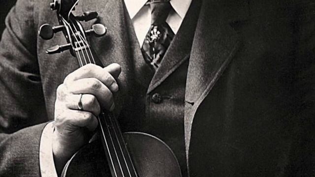 Yi-Wen plays Ede Poldini: "La poupée valsante", transcribed by Fritz Kreisler. смотреть онлайн