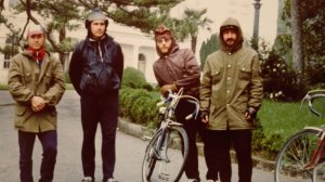 УХОДИМ В ДОРОГУ  Автор-исполнитель Александр Еремеев