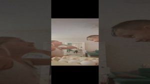 разбиваем яйца об голову олово за не правильный ответ