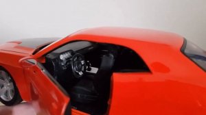 (Maisto) Car 1/18 Dodge Challenger Concept 2006