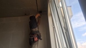 Поработал электриком четыре дня и заработал 35000 рублей