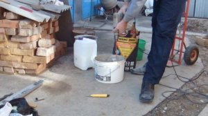 Декоративный камень. Облицовка. Замешиваем клей.