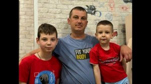 Поздравление с Днем отца от воспитанников средней группы МАДОУ "Детский сад № 5 "Колокольчик"