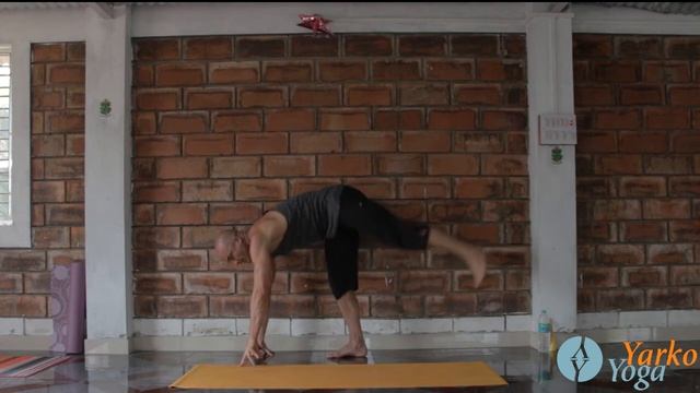 Ардха Чандрасана. Йога для начинающих.Ярослав Лукашевич смотреть онлайн