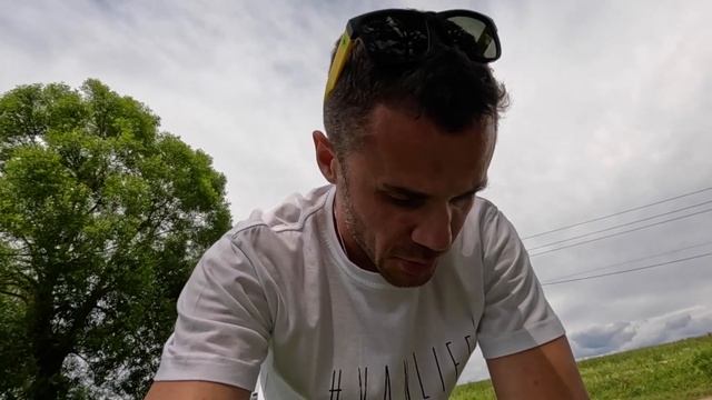 Нашли ЛУЧШЕЕ МЕСТО в МО для отдыха с ПАЛАТКОЙ. Распаковка нового SUP BOARD BOMBITTO. смотреть онлайн