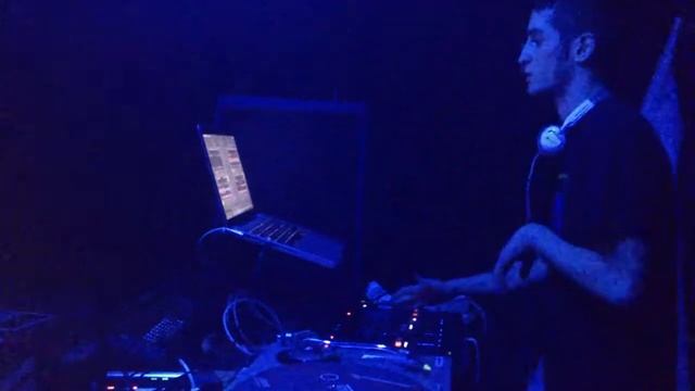 Bricko @ La Souris Rouge B-Day (18-1-13) смотреть онлайн