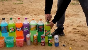 Как сделать радужного крокодила с помощью разноцветных шариков Orbeez, большой кока-колы, Fanta