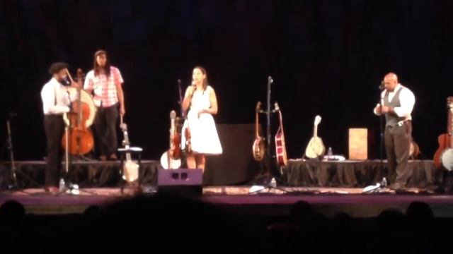 S'iomadh Rid The Dhith Om / Ciamar A Ni Mi 'Carolina Chocolate Drops' Cain Park 6.12.14