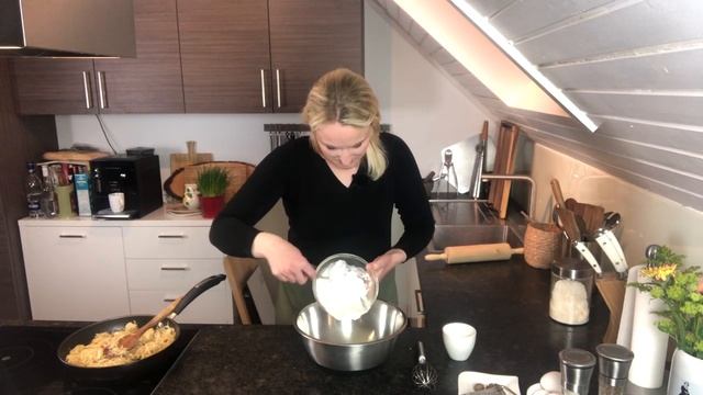 Zwiebelkuchen mit Speck - saftiges & würziges Rezept смотреть онлайн