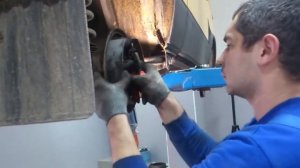 Volkswagen Transporter T3. Замена тормозных колодок.