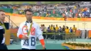 Rio Olympics Elia Viviani Vince Medaglia d'Oro e Piange di gioia