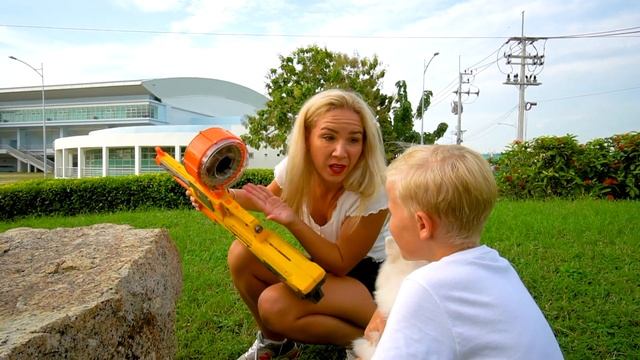 Egor and mother and BLUE MONSTER | Funny story about SCP смотреть онлайн