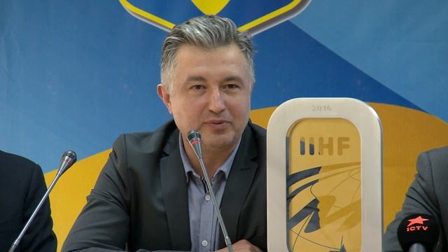 Встреча министра спорта Игоря Жданова с хоккеистами сборной Украины. 26/04/2016 смотреть онлайн