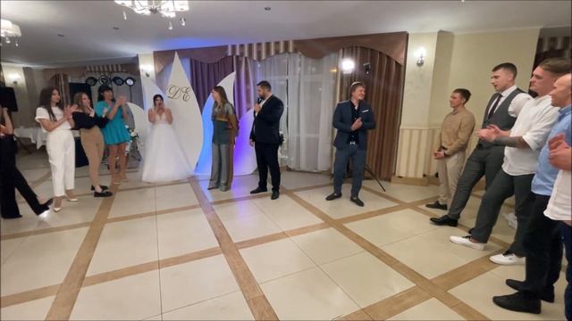РЖАЧНЫЕ ТАНЦЫ до слёз на свадьбе от свидетеля. Тамада в шоке