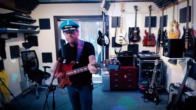 Mark King - Too Much Time (#StayHome With Level 42) смотреть онлайн