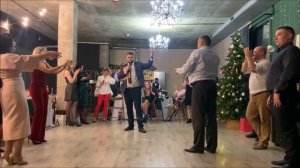 Подруга убила свадьбу пародией на сексуальные танцы! Тамада под столом!!!