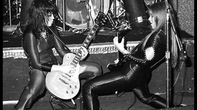 The Runaways - ChErRy BoMb ! ! смотреть онлайн