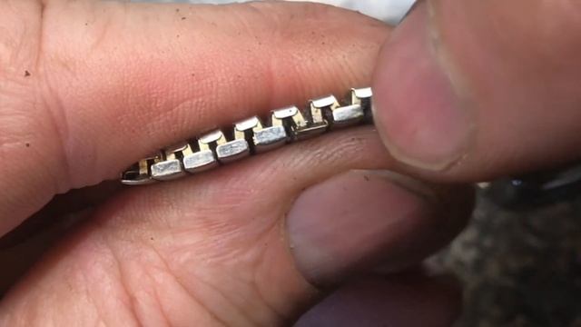 removing LINKS￼ in  a “speidel twist￼” wristband