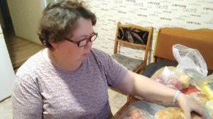 Съездила на рынок за шапочкой.
В магазин нельзя заходить.Накупилась 🤣.