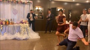 Свидетельница РОЗОРВАЛА гостей на танцполе! Свадьба и ТАМАДА в ауте!!!