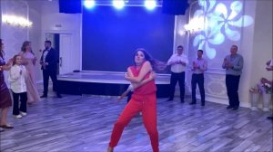 Лучший танцевальный батл на свадьбе девушек против парней! РЖАКА!!!!
