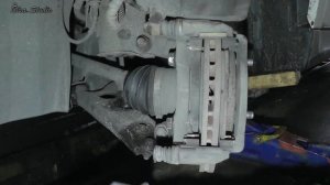 Замена передних тормозных колодок Chery E5