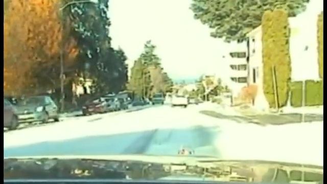 Driving on ice in Edmonds, Wa with Tony смотреть онлайн