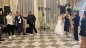 Танцевальный батл на свадьбе