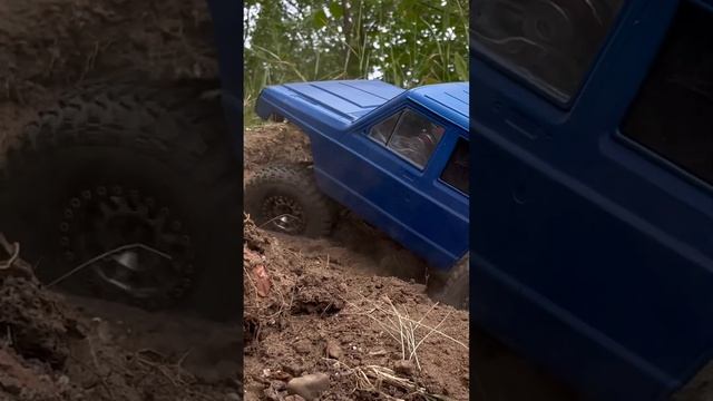 Чироки просто запрыгнул на этот подъём! #rc #offroad #jeep #cherokee #радиоуправляемыемодели