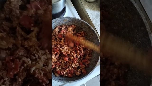 ЯИЧНИЦА С ПОМИДОРАМИ ЭТО ОЧЕНЬ ВКУСНО И ПОЛЕЗНО #shorts