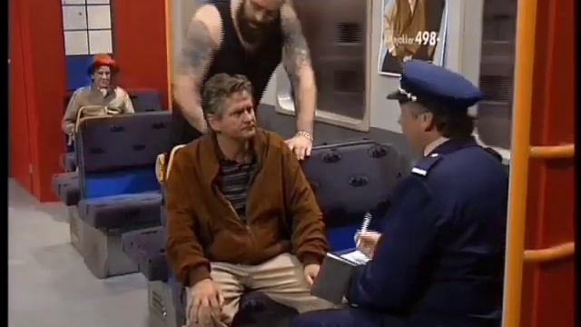 Karl er med Ulf på jobben som kontrollør /Ulf har laget en helsides annonse for Karl i sameiets avi смотреть онлайн