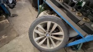 Редуктор и крестовины кардана на БМВ F10 под замену. Причины: масло ни разу не меняли, резина разная