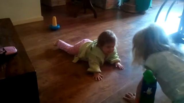 Crawling baby Vianne 2 смотреть онлайн