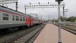 «Последний ЭД9Т на ЮУЖД» электропоезд ЭД9Т-0027 прибывает на ст. Оренбург