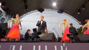 Песня "Эх пляши, красотка, с нами" из оперетты Марица. Исп. Владислав Кирюхин и Максим Катырев.