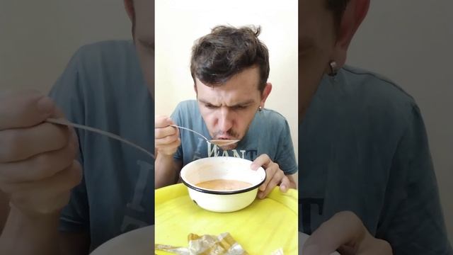 Обжор лапша Мама очень острая со вкусом кремовый том ям Мама не покажется #shorts