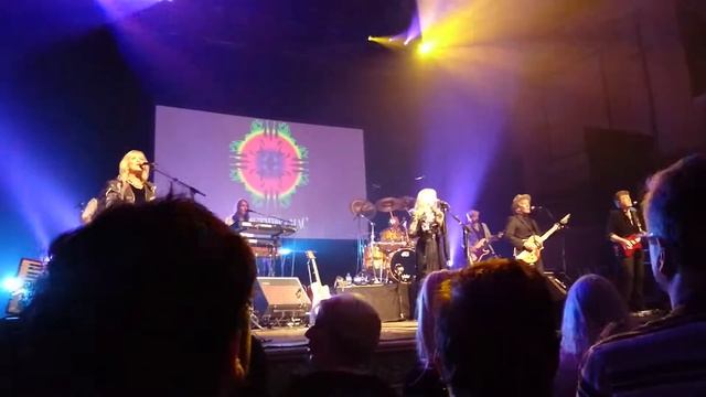 Rumours of Fleetwood Mac Live in Aberdeen - Don't Stop смотреть онлайн