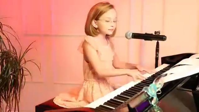 Девочка очень красиво поет смотреть онлайн