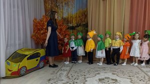 Праздник осени в средней группе "Радуга".
