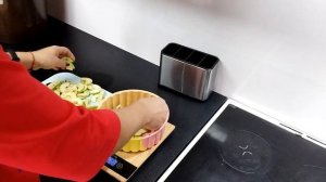 Слоëная шарлотка, кушаем и стройнеем