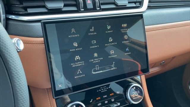 The New 2021 Jaguar F-Pace SVR VS The 2020 F-Pace SVR! Exhaust Sound Comparison, SVO Colors! смотреть онлайн