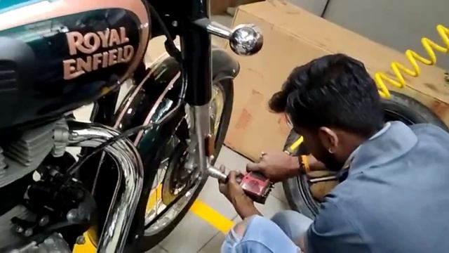 ROYAL ENFIELD Original Alloy wheels for duel channel Abs . смотреть онлайн