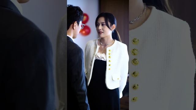 [MULIT SUB]The Female Intern is the CEO