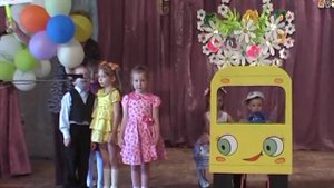 Дети из детского садика "Радость моя". Английская песня.