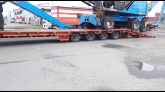 Погрузка перегружателя Fuchs смотреть онлайн