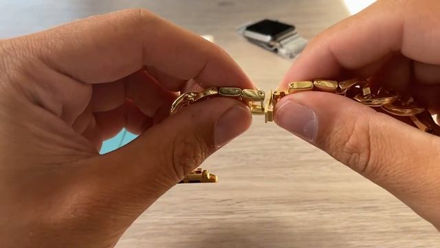 How To Open The Closure Of A Apple Watch Chain Strap #10watches