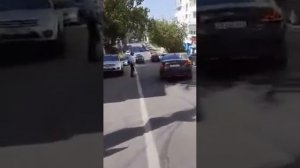 В Самаре эвакуаторщик уронил автомобиль на другие машины