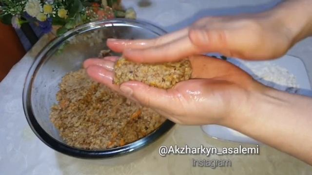 Апаларымыз ЕТ ЖОҚ кезде КОТЛЕТТІ осылай дайындаған . Ол үшін жұмыртқа мен.........ғана қажет.